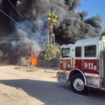Voraz incendio consume recicladora en el ejido Matamoros